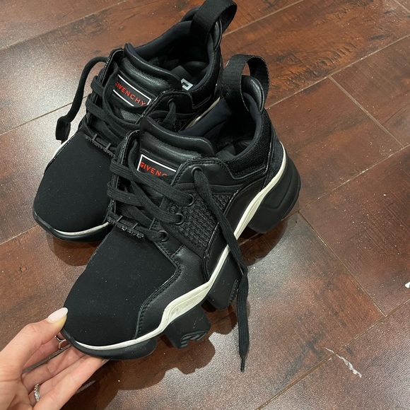 Authentic Givenchy sneakers - Picture 4 of 6